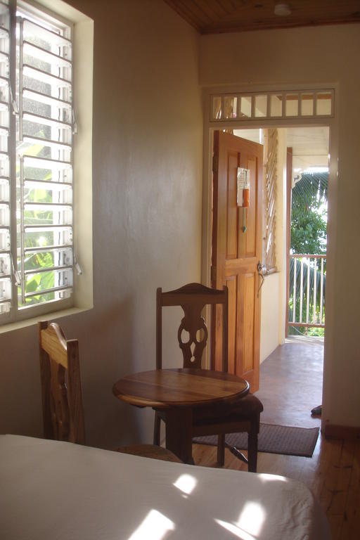 Finjam Cottage Port Antonio Bilik gambar